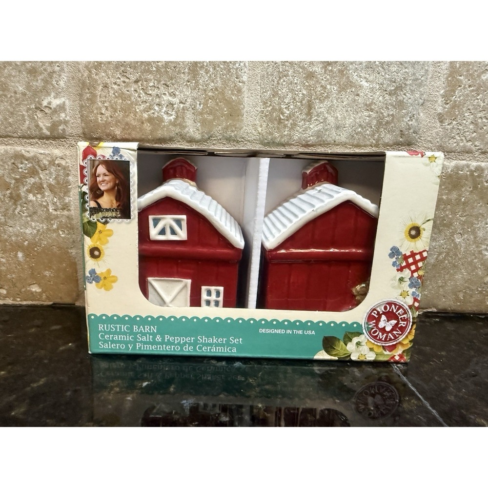 Pioneer Woman Rustic Barn Salt and Pepper Shaker Set NEW In Box Farmhouse Red